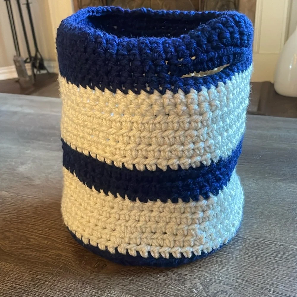 Crochet Handle Basket Navy Cream Block Stripe Handmade Handcrafted Yarn BIG NEW